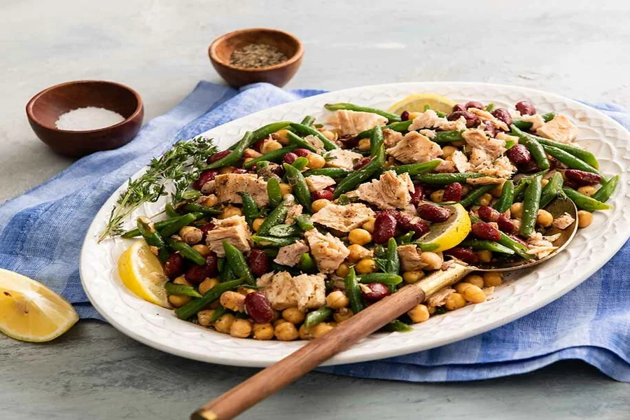 Mediterranean Tuna and White Bean Salad